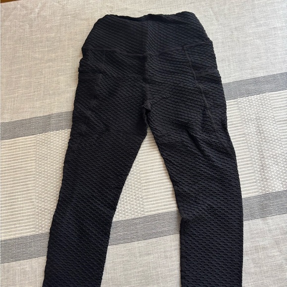 CVG capris - Picture 2 of 3